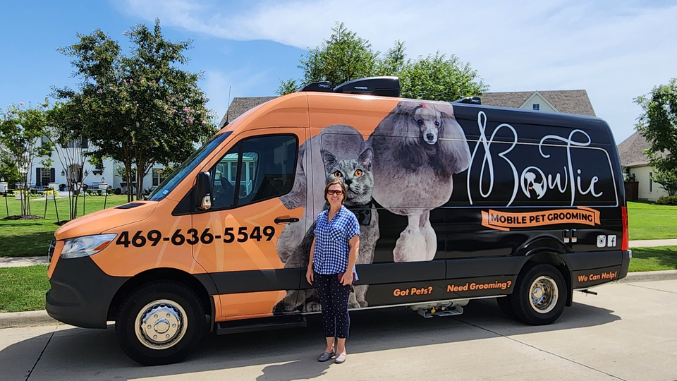 Bow Tie Mobile Grooming van, Grand Canals neighborhood, Frisco TX